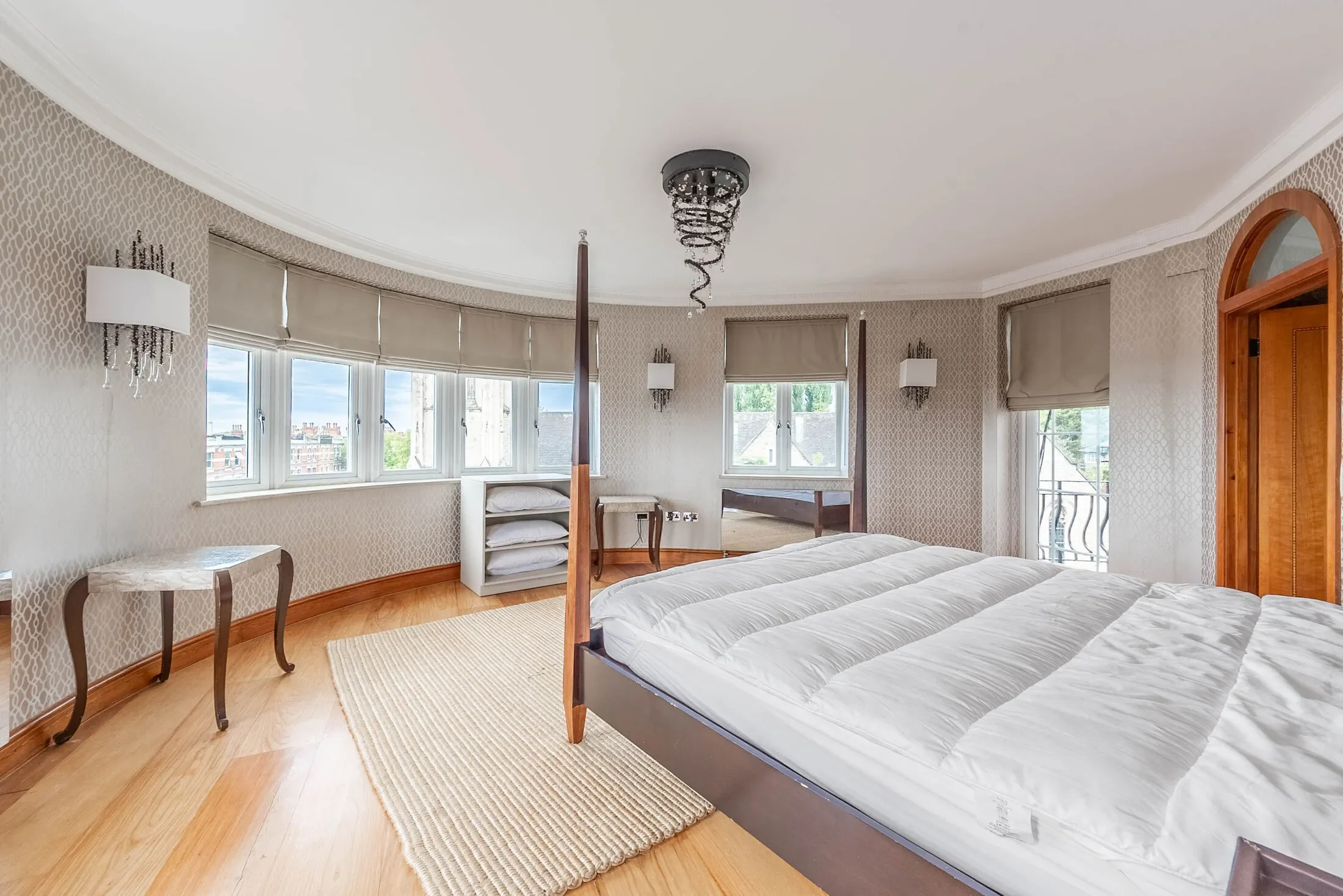 Flat Finchley Road in Greater London