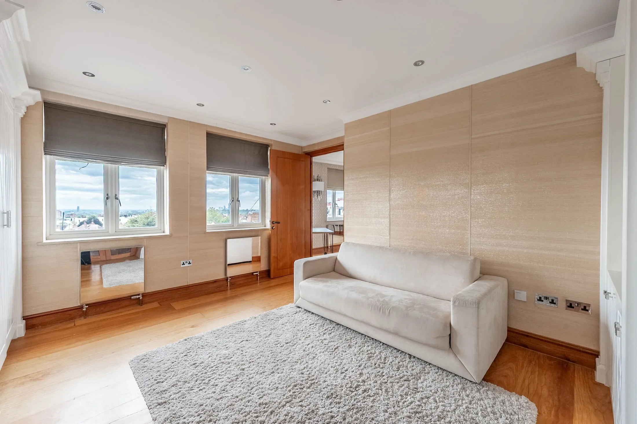 Flat Finchley Road in Greater London