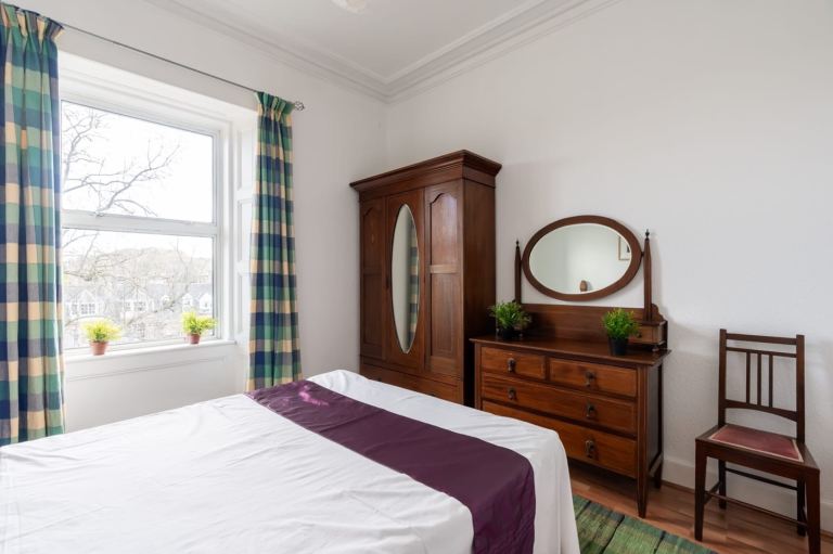 Flat Morningside Road in City of Edinburgh