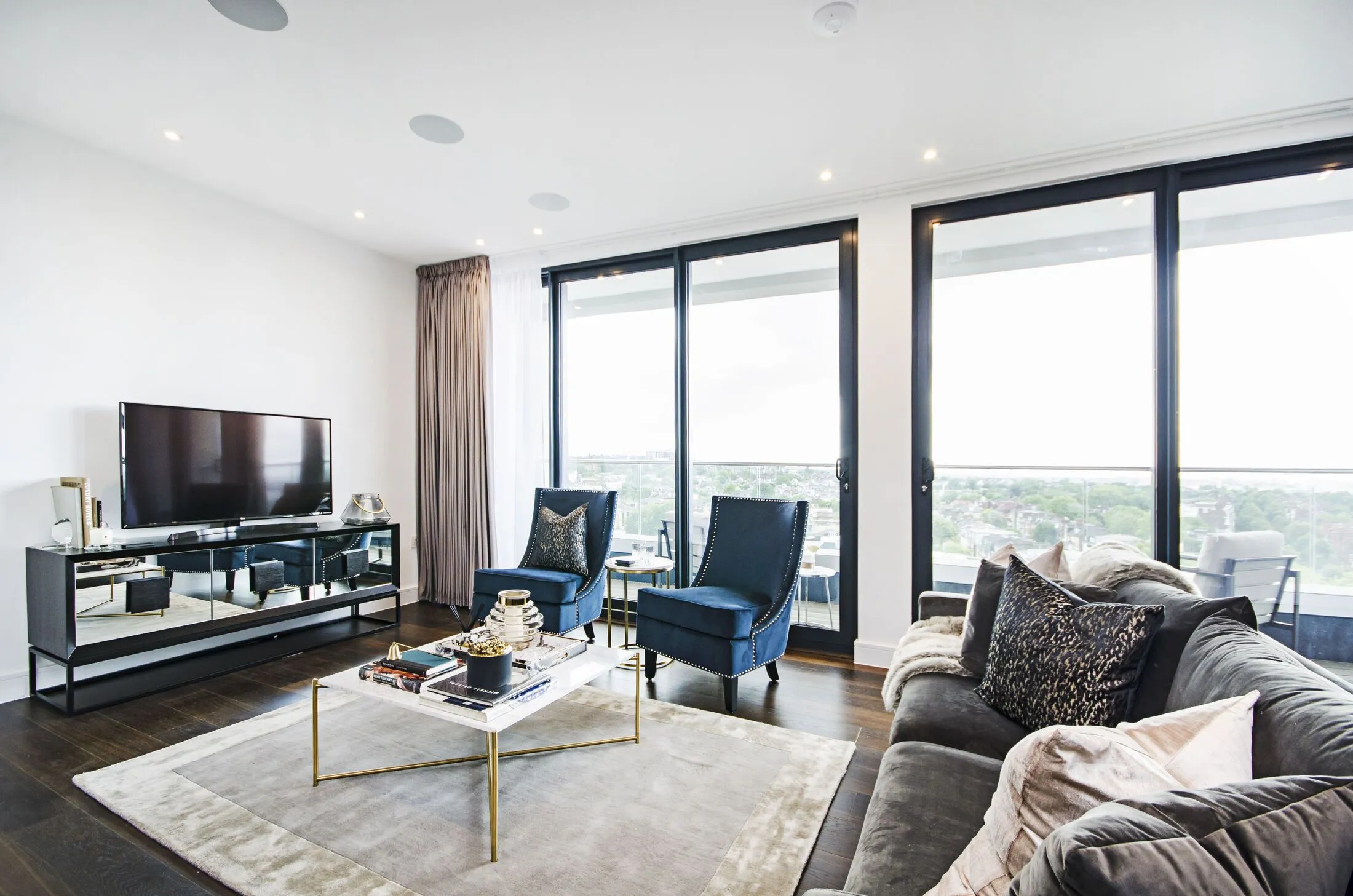 Flat Swiss Terrace in Greater London