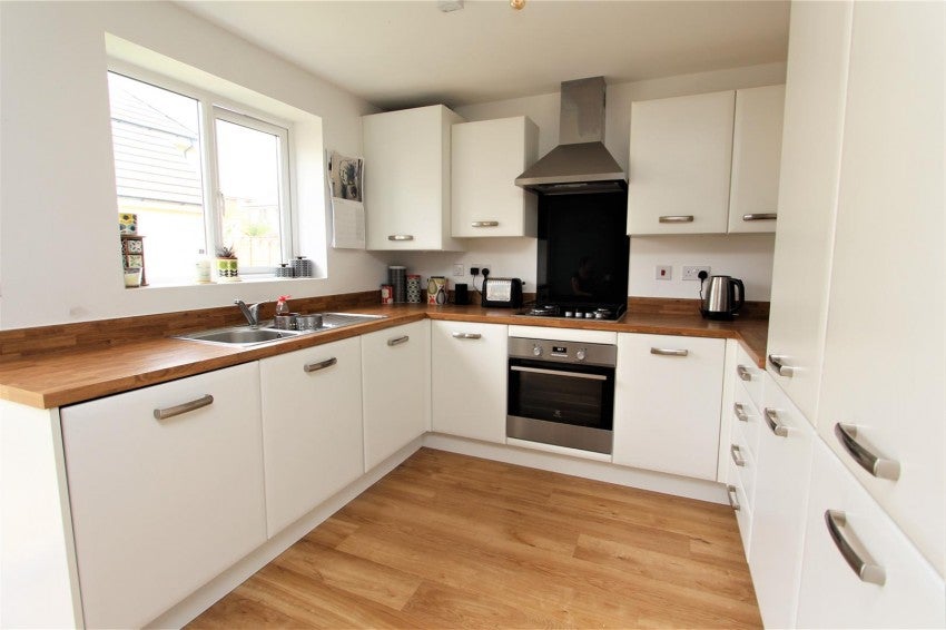 Flat Augustus Avenue in Keynsham