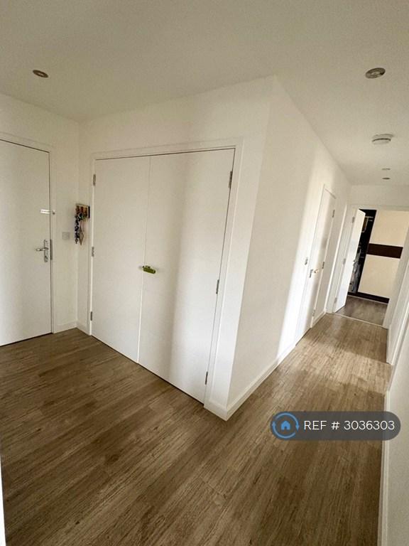 Flat Mary Close in Greater London