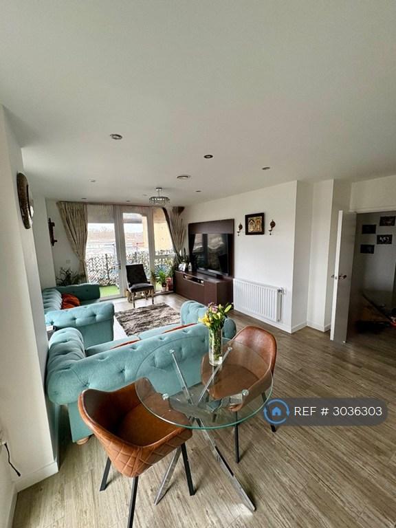 Flat Mary Close in Greater London