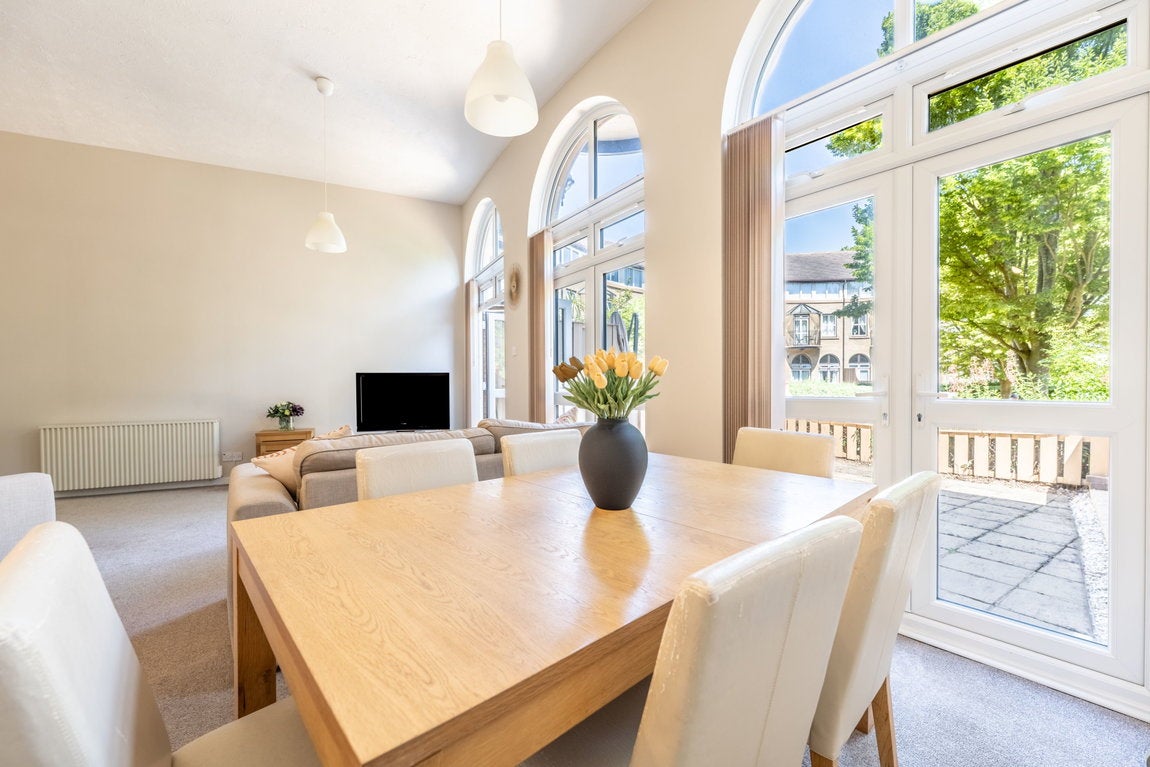 Flat Alcantara Crescent in Southampton