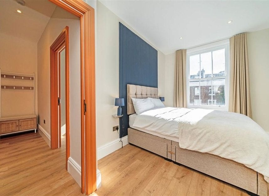 Flat Old Brompton Road in Greater London