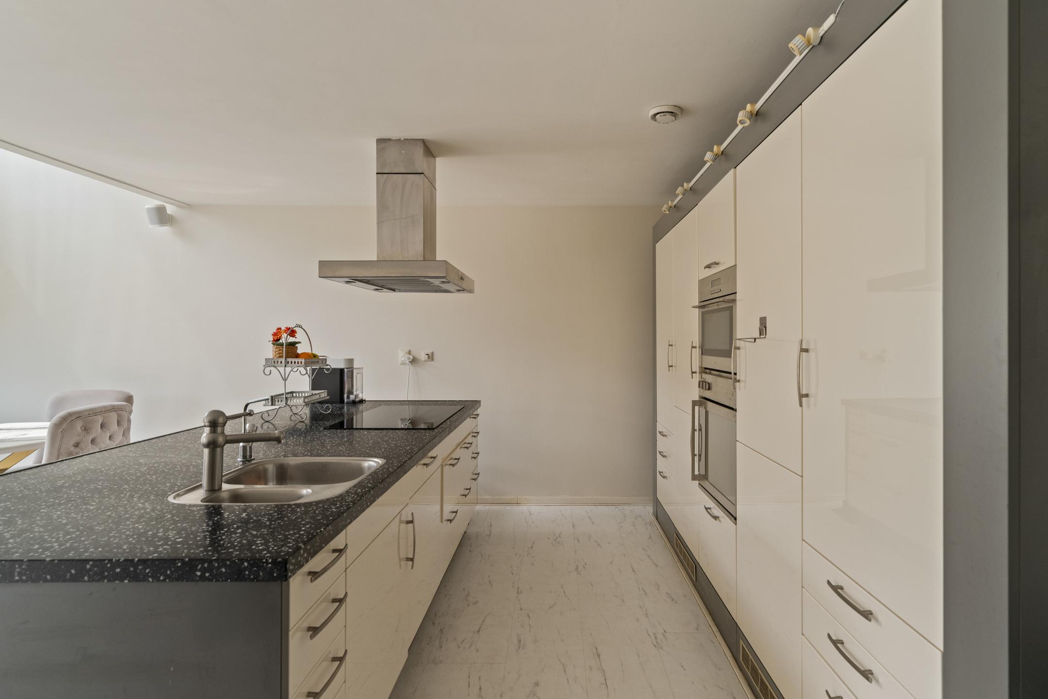 Hoekwoning te koop: Brandingdijk 148, Rotterdam
