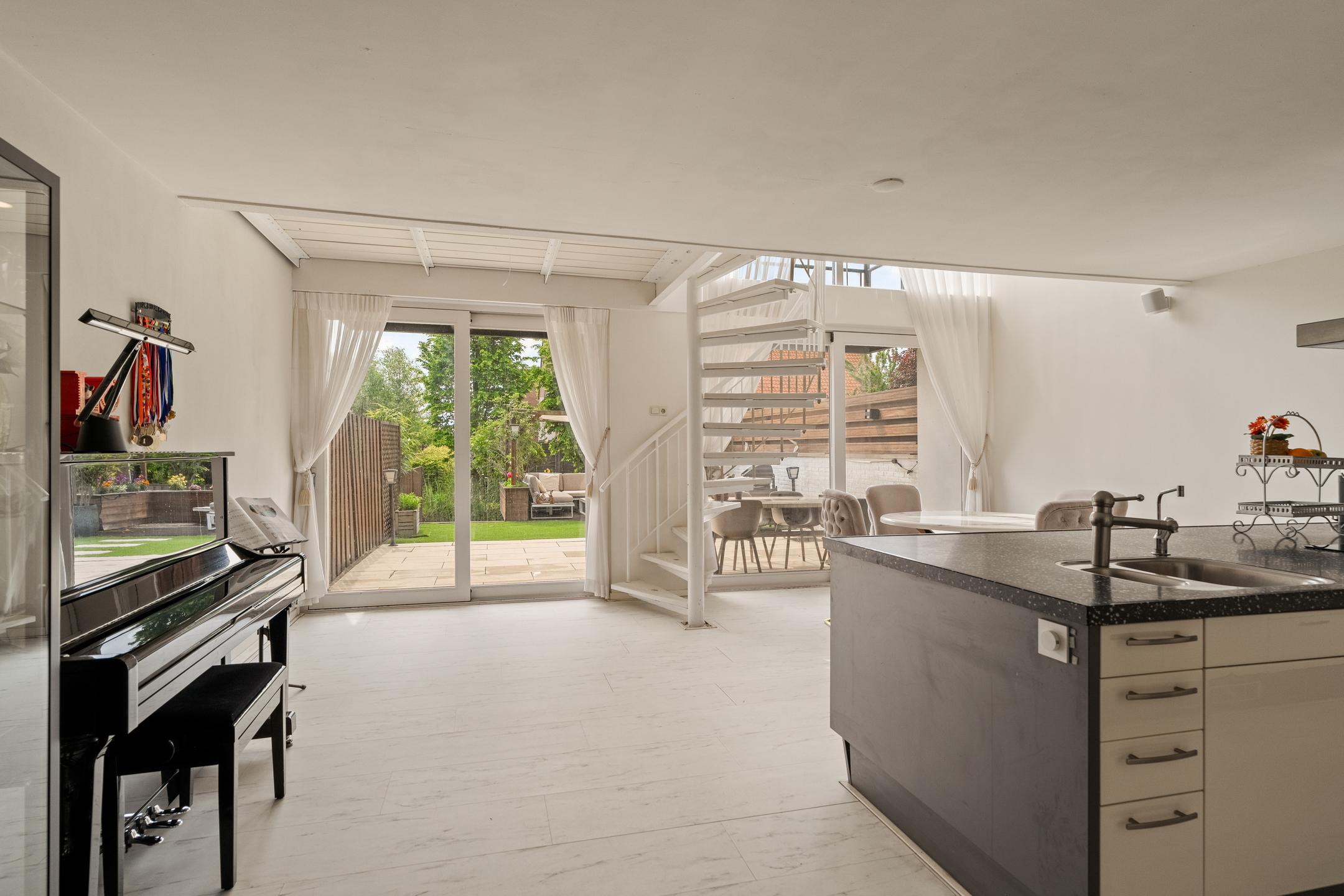 Hoekwoning te koop: Brandingdijk 148, Rotterdam