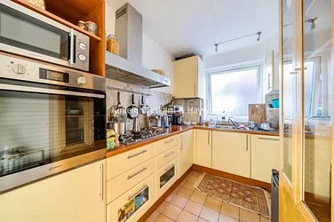 Flat Haverstock Hill in Greater London