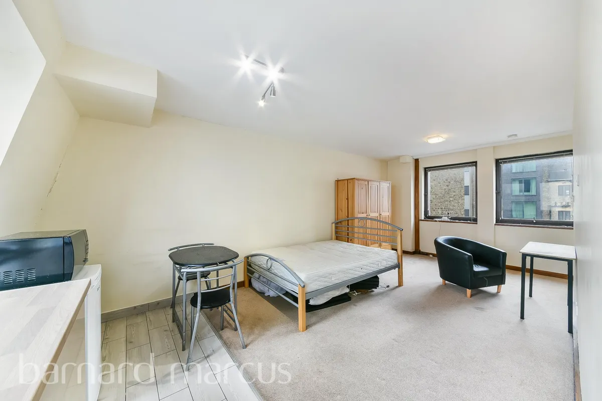 Flat Greville Street in Greater London