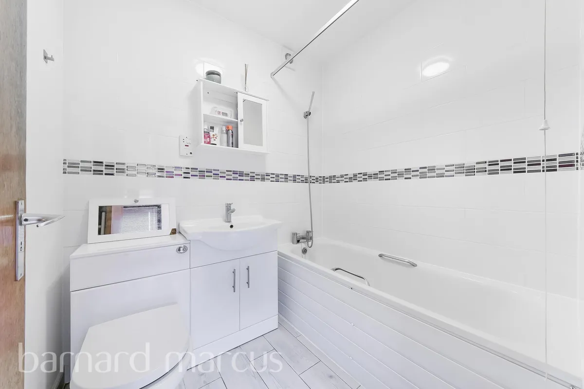 Flat Greville Street in Greater London