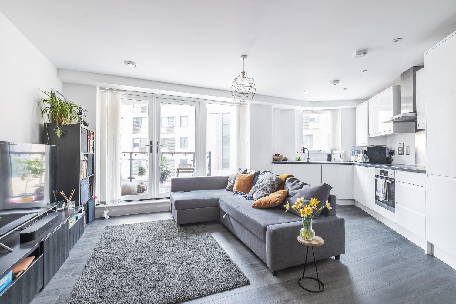 Flat Woolwich Road in Greater London