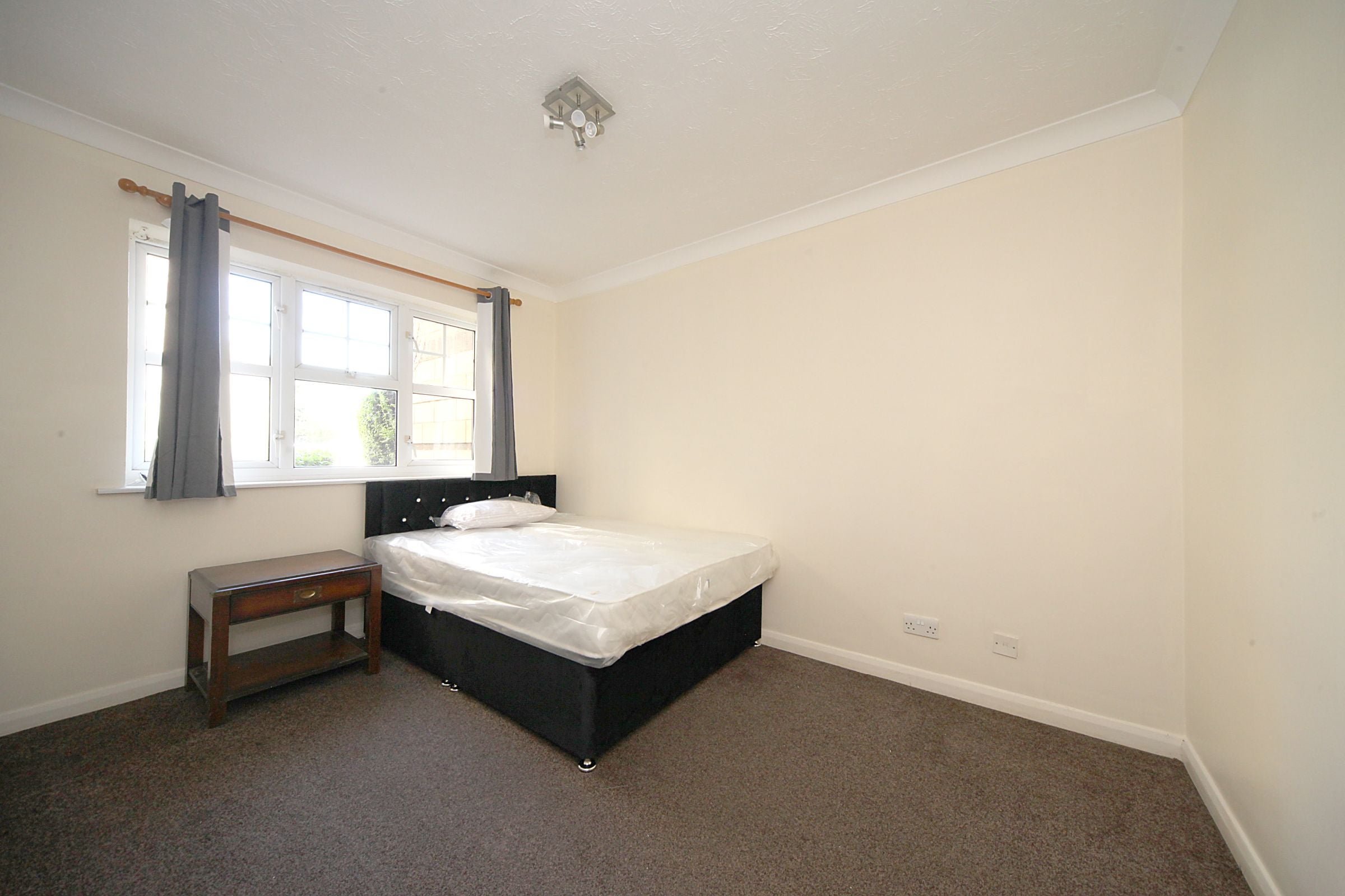 Flat Earls Meade in Luton