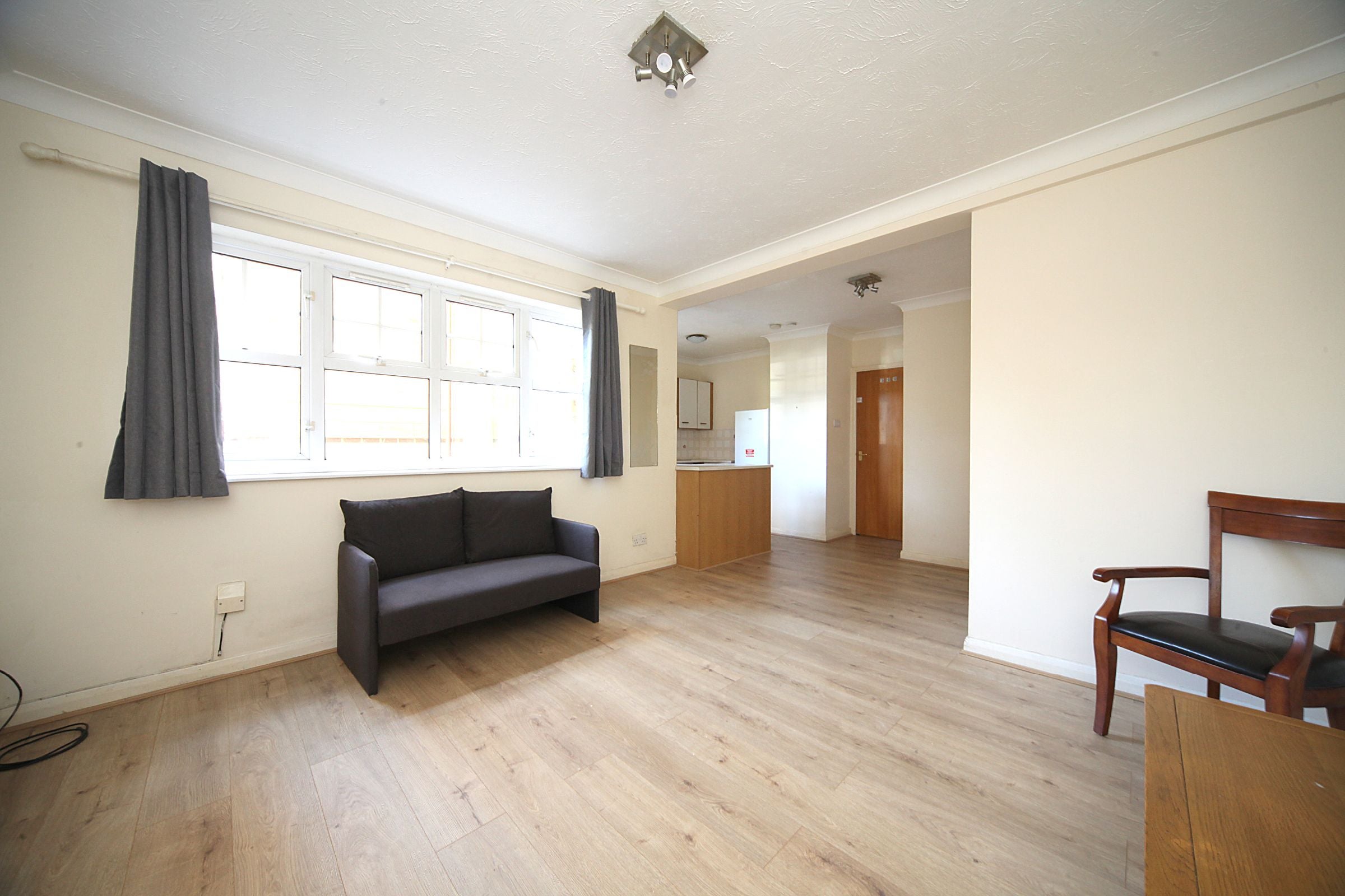 Flat Earls Meade in Luton