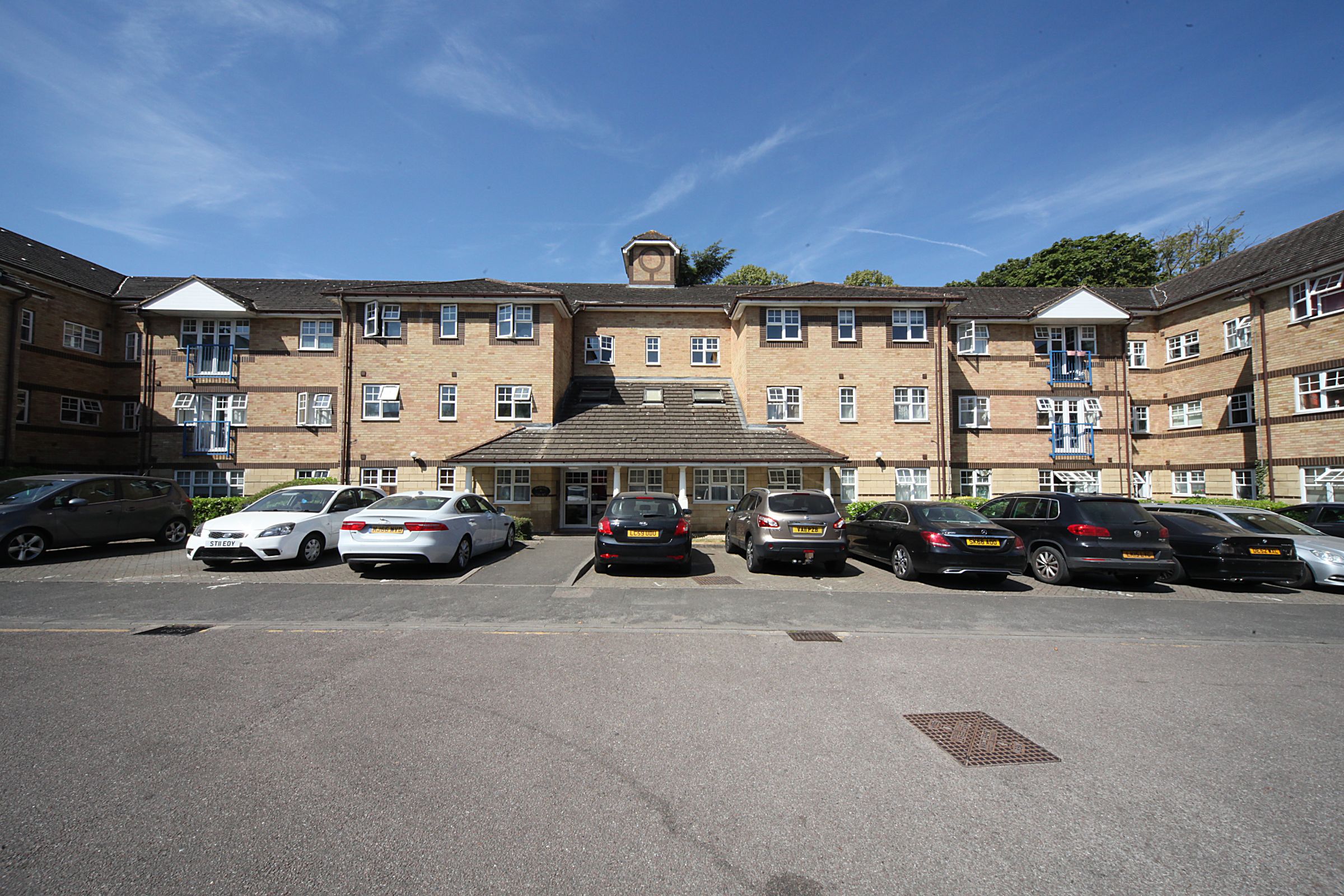 Flat Earls Meade in Luton