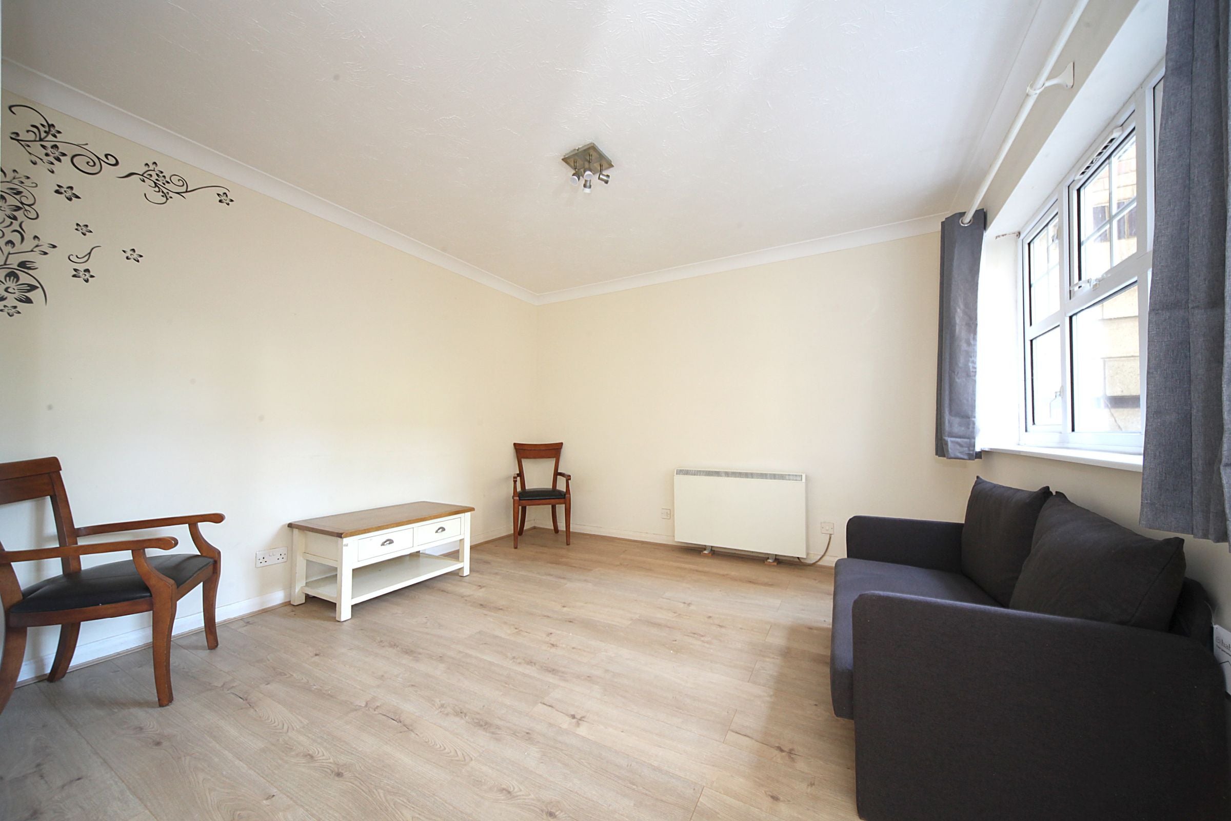 Flat Earls Meade in Luton
