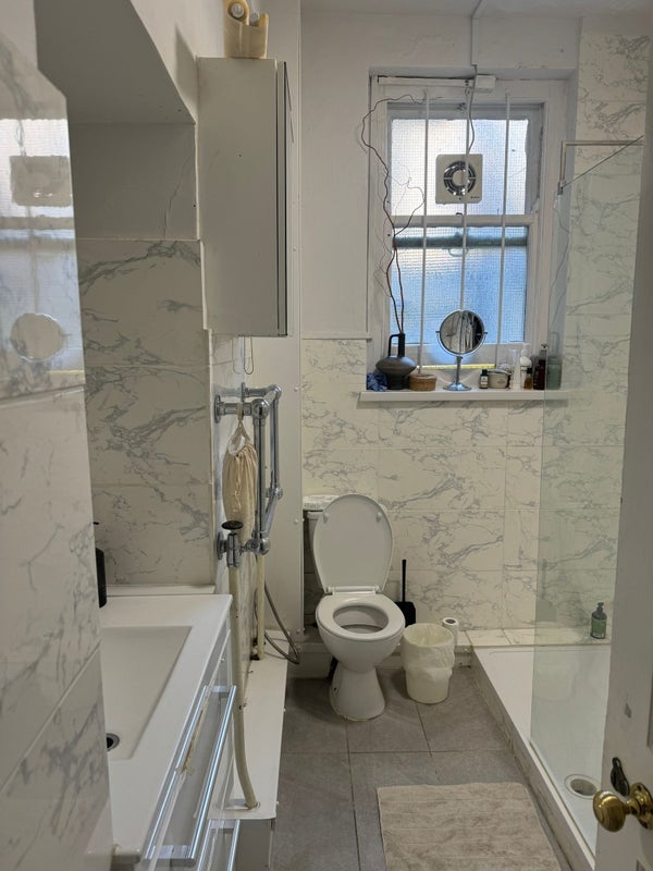 Room Sloane Street in Greater London