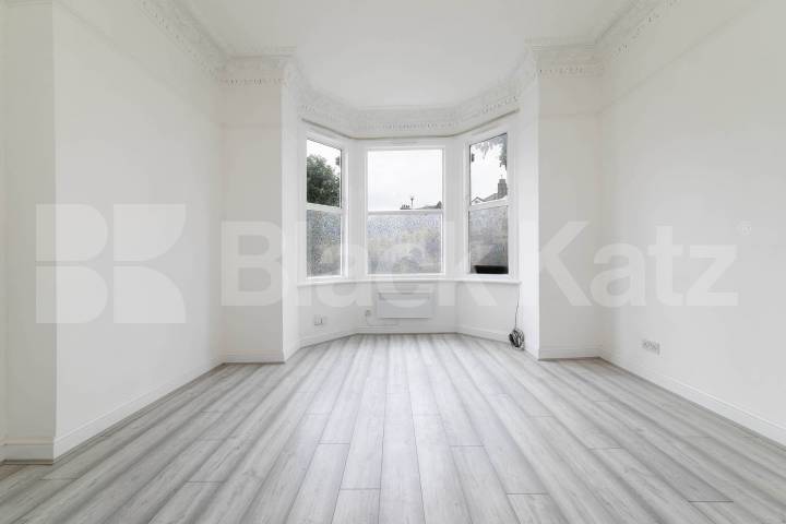 Flat Iverson Road in Greater London