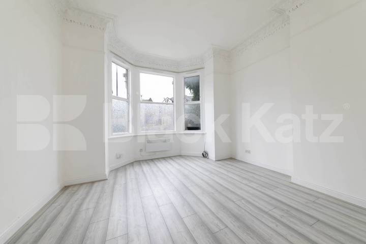 Flat Iverson Road in Greater London