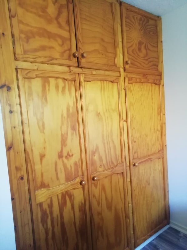 Room Goodwood Road in Greater London