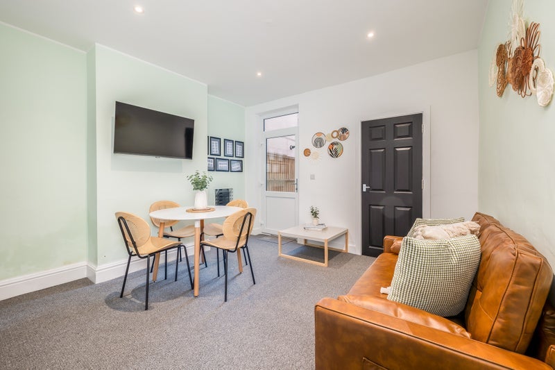 Room Cheverel Street in Nuneaton and Bedworth
