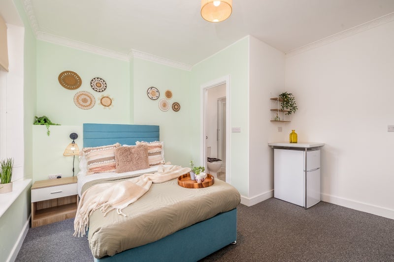 Room Cheverel Street in Nuneaton and Bedworth