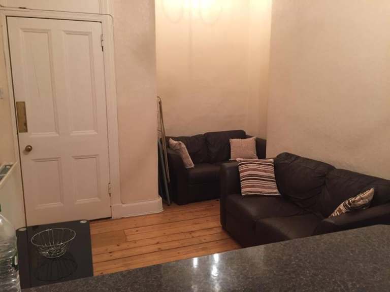 Flat Novar Drive in Glasgow