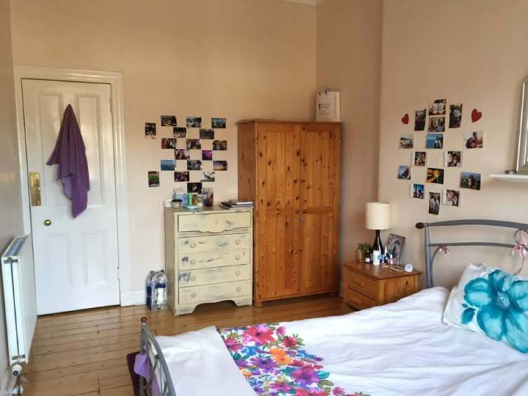 Flat Novar Drive in Glasgow