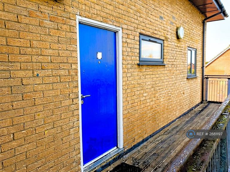 Flat Stewartby Avenue in Peterborough