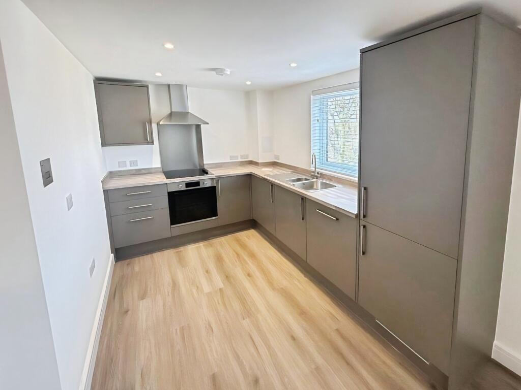Flat Oundle Road in Peterborough