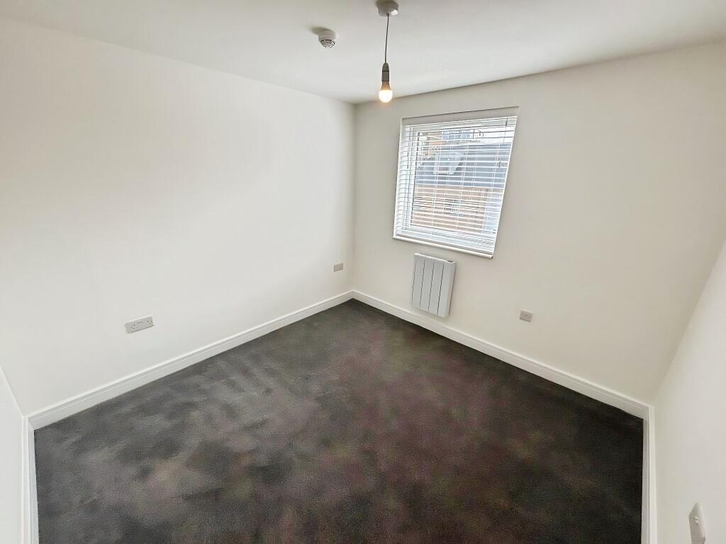 Flat Oundle Road in Peterborough