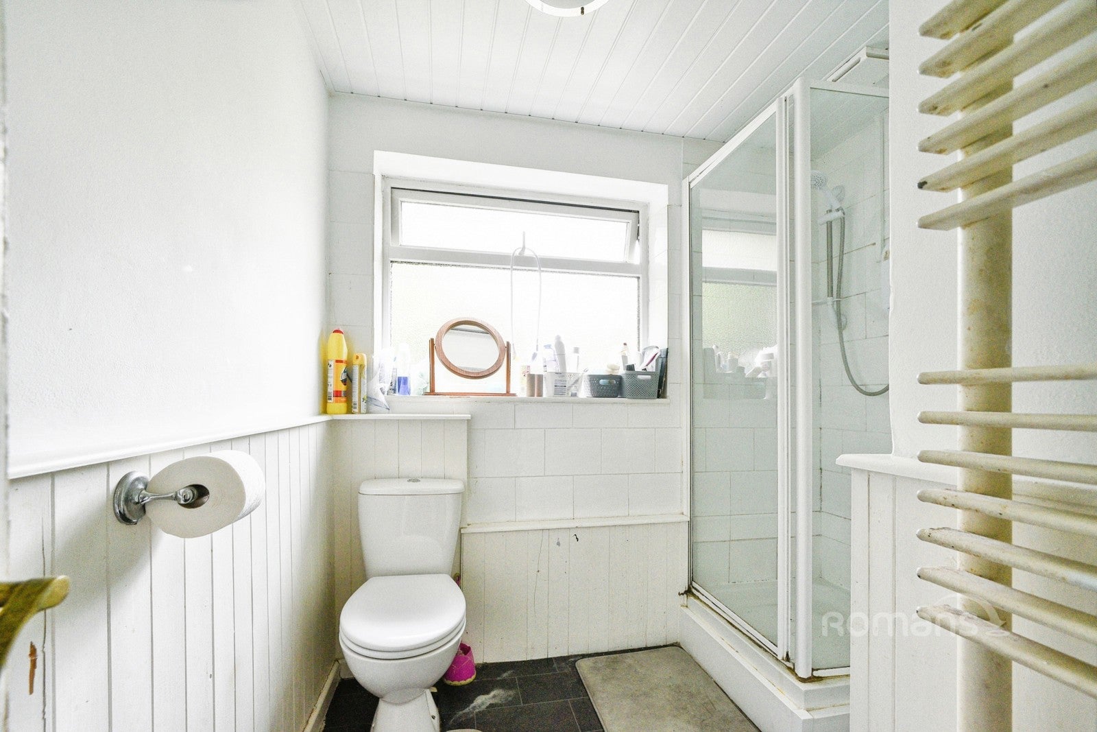 Room Pleydell Road in Swindon