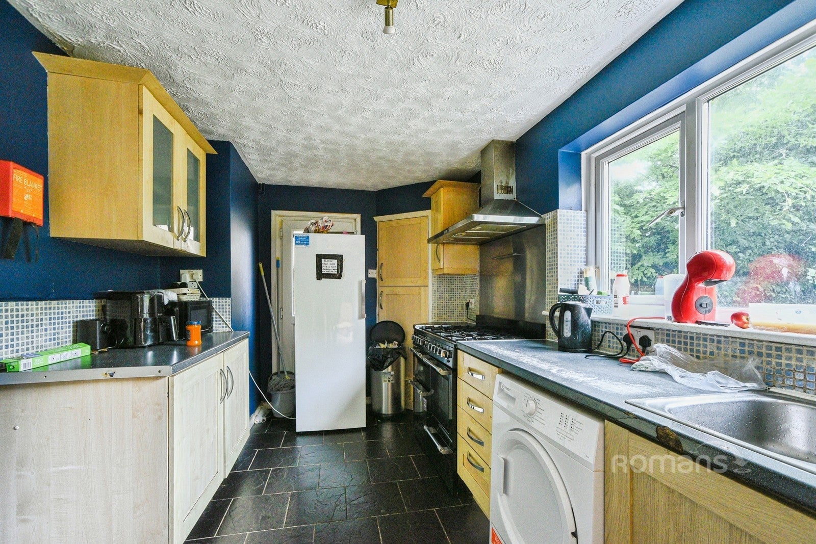 Room Pleydell Road in Swindon