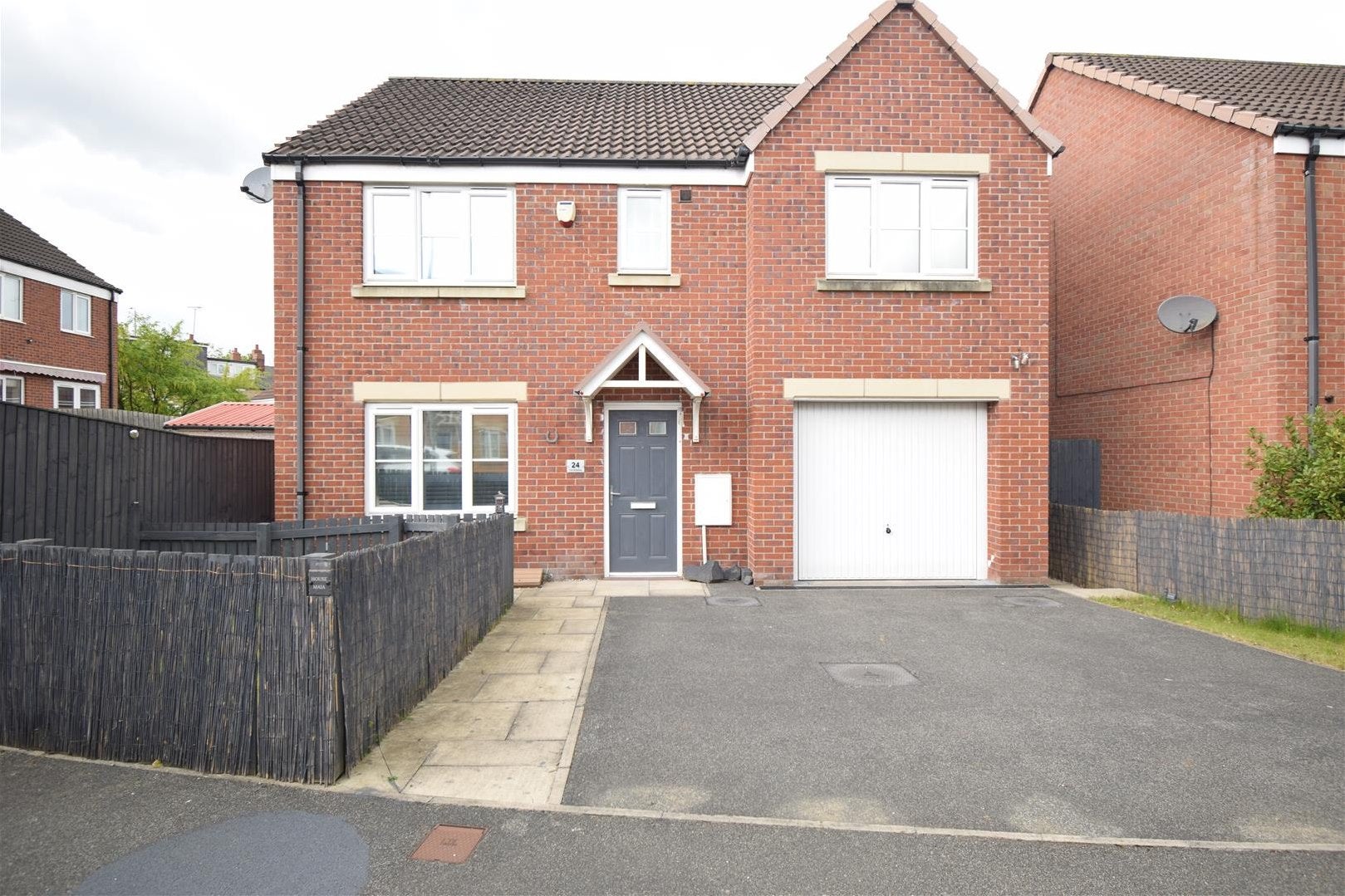 House The Rowans in Wakefield