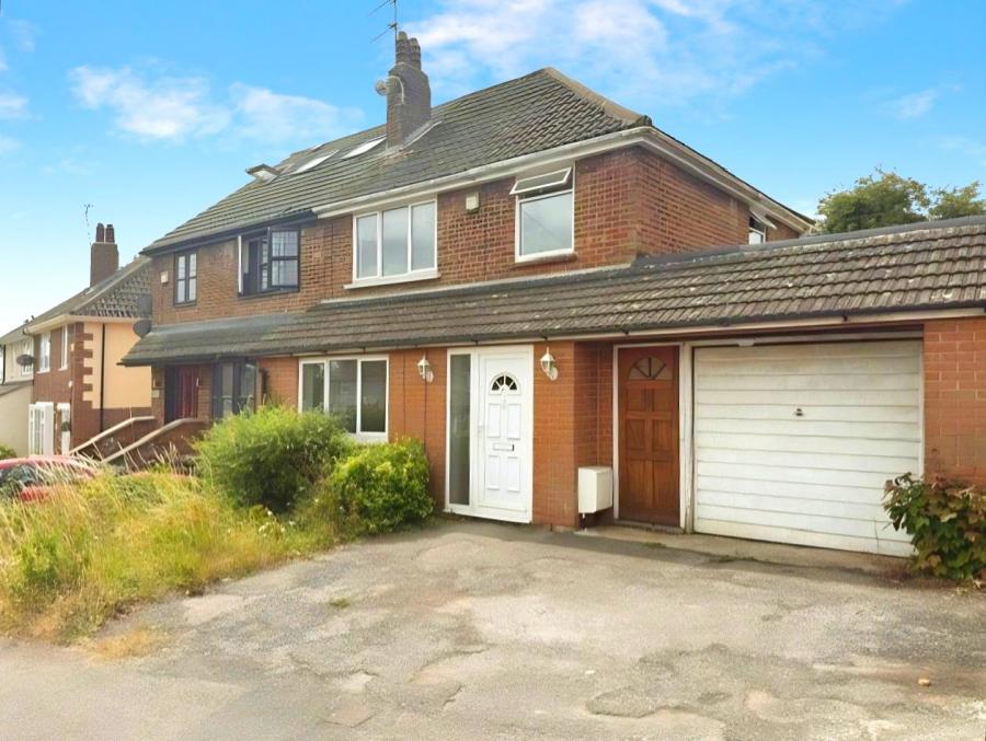 House Eighth Avenue in Luton