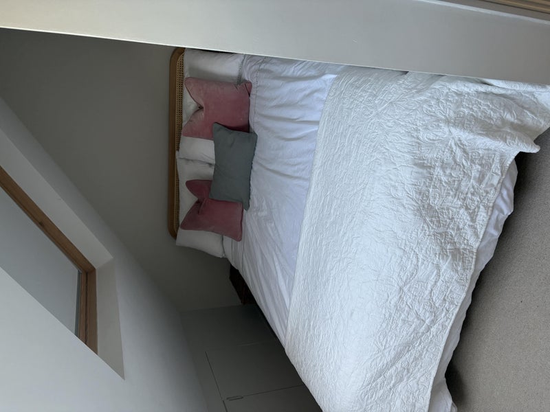 Room Silvester Road in Greater London