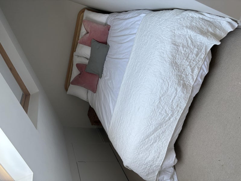 Room Silvester Road in Greater London