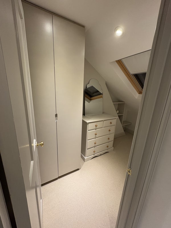 Room Silvester Road in Greater London