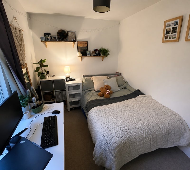 Room Sellincourt Road in Greater London