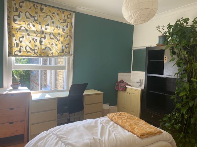 Room Richmond Road in Greater London
