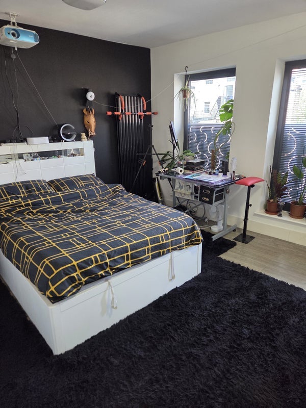 Room Vine Court in Greater London
