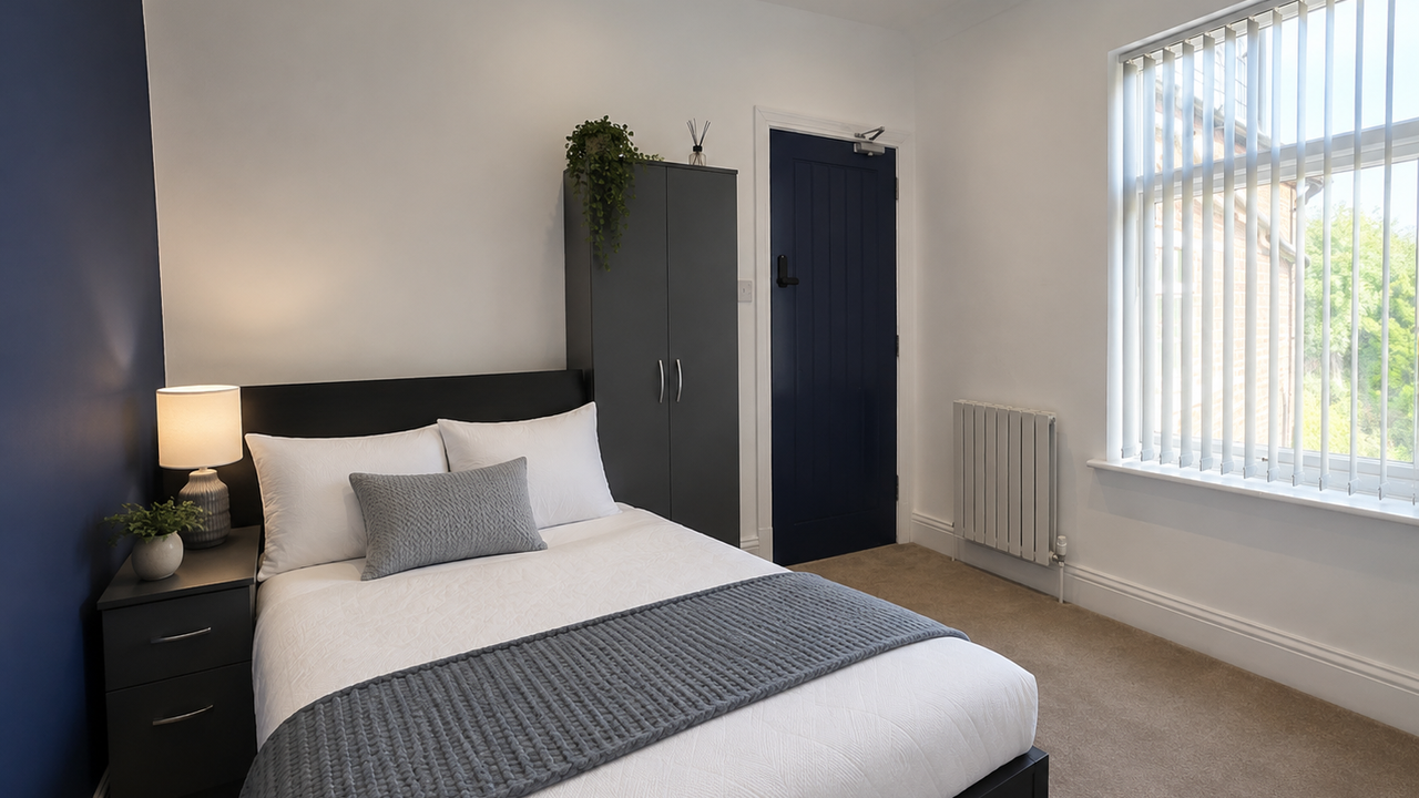 Room Clarendon Road in Luton