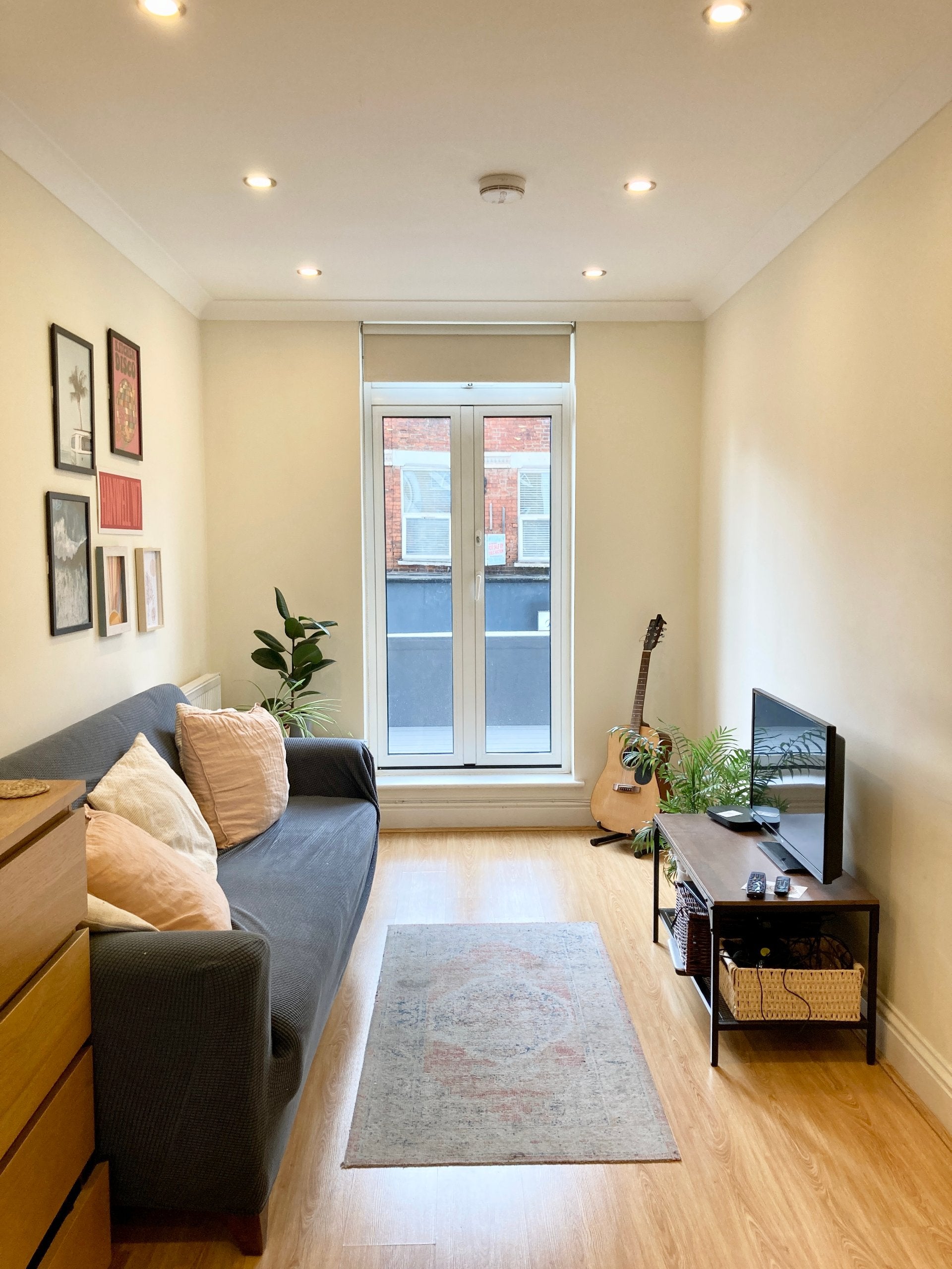 Flat Crouch Hill in Greater London