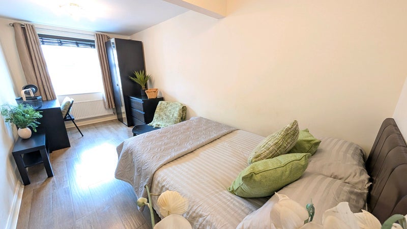 Room Elstop Avenue in Rugby
