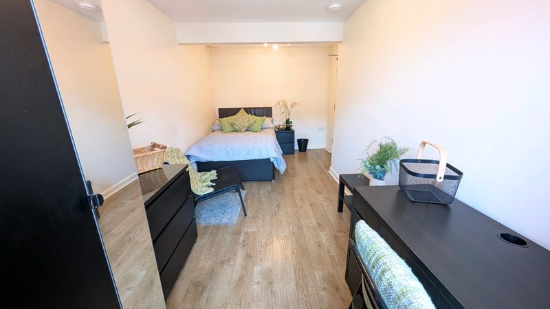 Room Elstop Avenue in Rugby