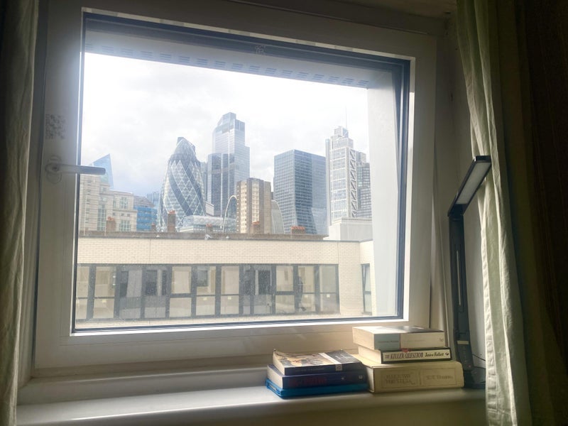 Room Commercial Street in Greater London