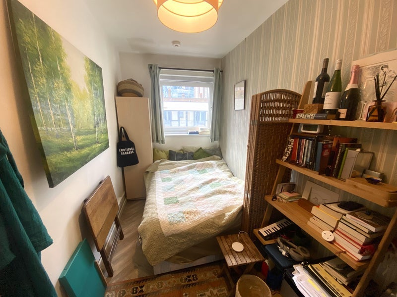 Room Commercial Street in Greater London