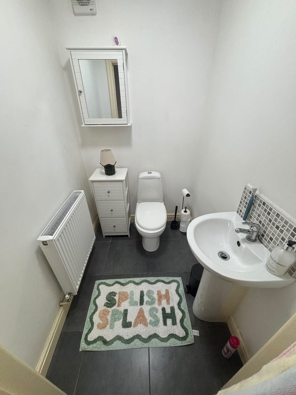 Room Longmead Avenue in Bristol