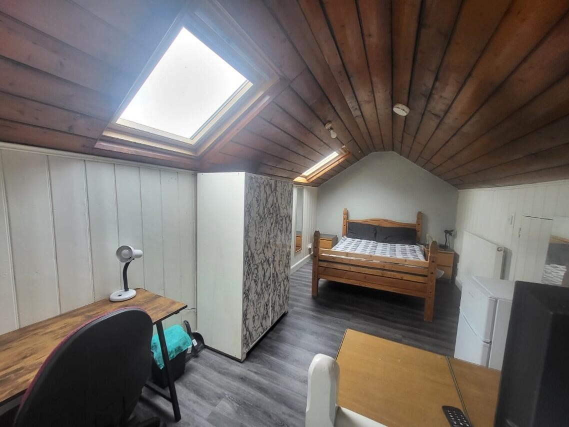 Room Minerva Street in Bridgend