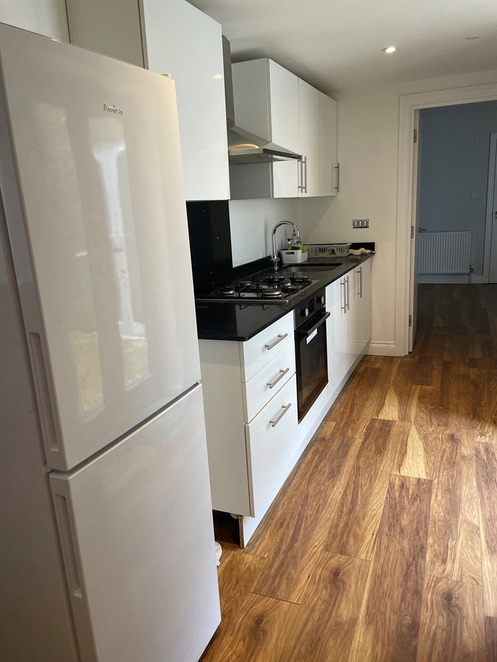 Flat Broadway in Greater London