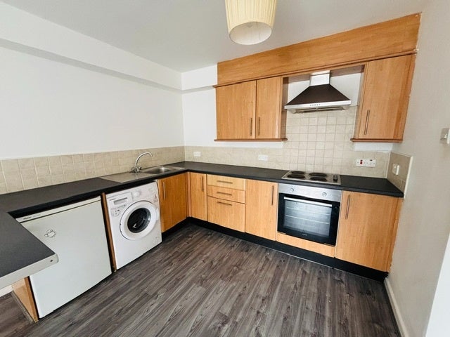 Flat Gilmartin Grove in Liverpool